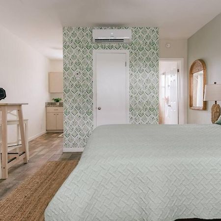 Studio In Pompano Beach Two Blocks From The Ocean Екстериор снимка